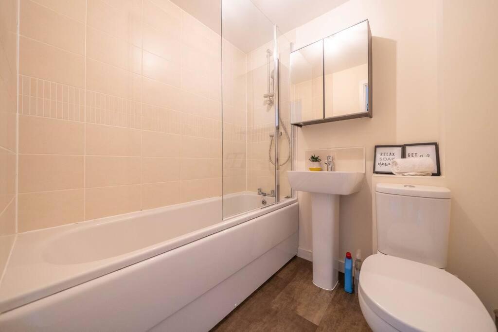Apartamento Good For Company Let 2-Bed In Coventry 2X Parking Exterior foto