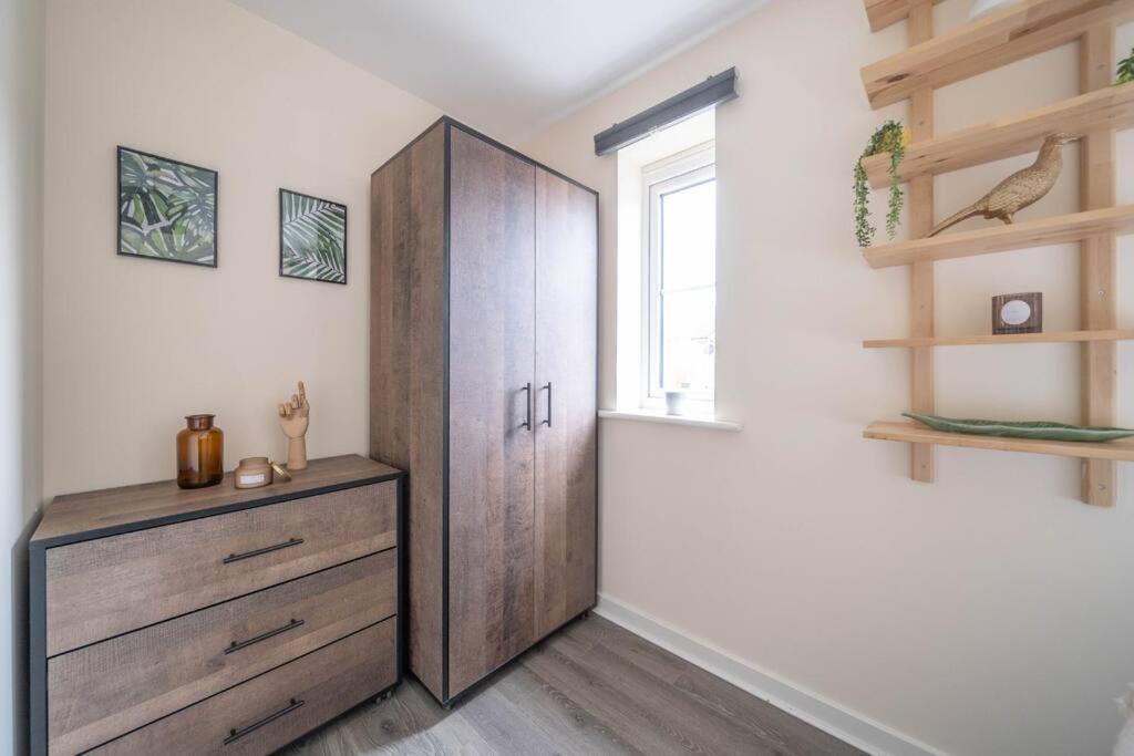 Apartamento Good For Company Let 2-Bed In Coventry 2X Parking Exterior foto